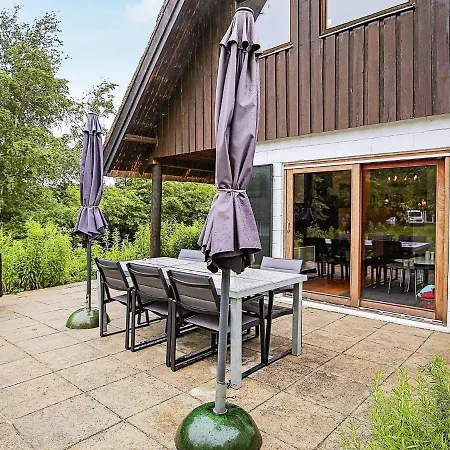 別荘 Secluded Retreat At Ordrup Naes-by Traum